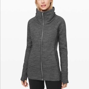 - Lululemon Radiant Jacket II
Heathered Core Dark Grey